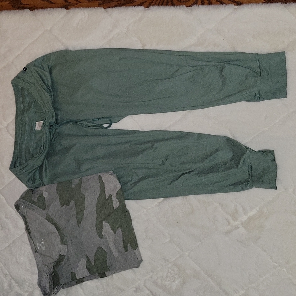 Marika joggers and oversized top